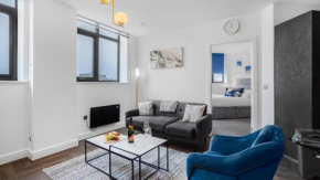 Priority Suite - Modern 2 Bedroom Apartment in Birmingham City Centre - Perfect for Family, Business and Leisure Stays by Estate Experts